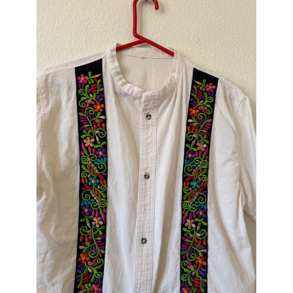 Mens Cream Embroidered Floral Mexican Guayabera Shirt Snap Button Size L /G - Picture 5 of 14